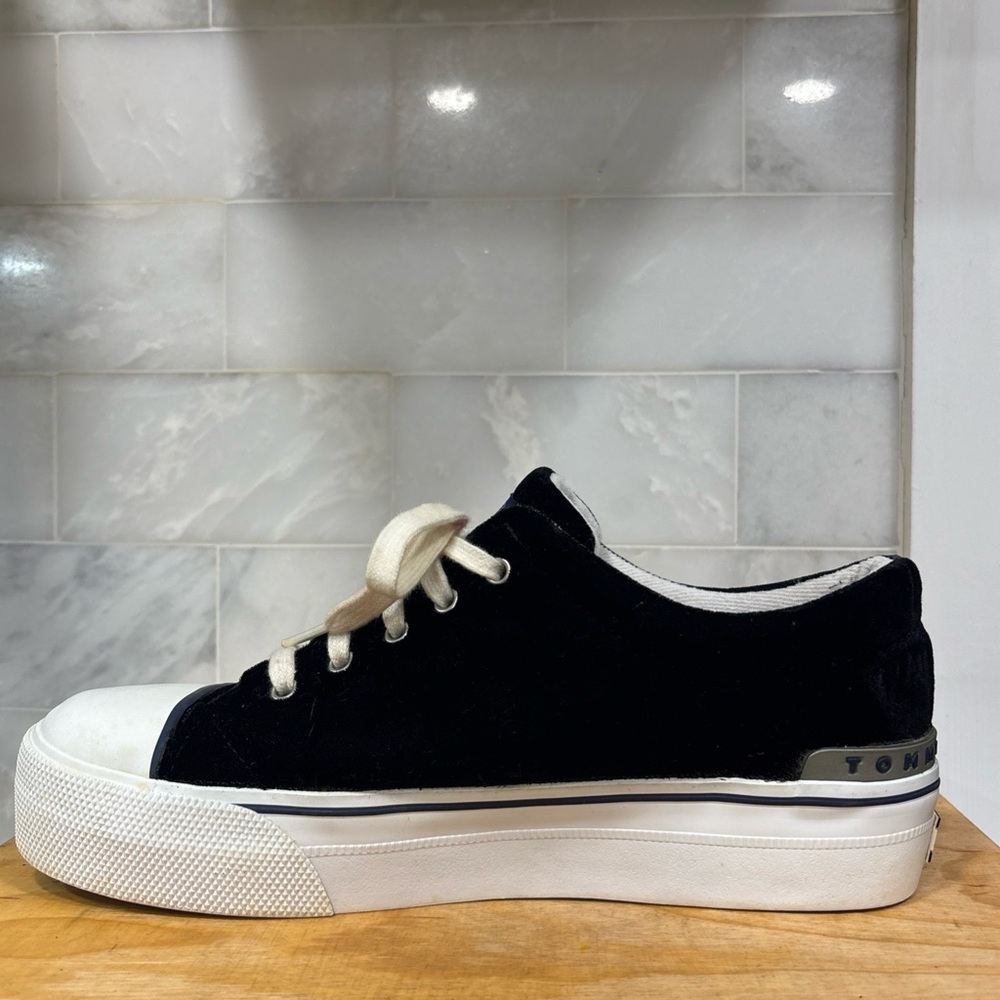 Tommy Hilfiger Womens Suede Sneakers  Black/White  Size 8.5M  W80721 - Picture 6 of 15